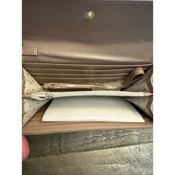 Vanessa William NWT Tan Wallet Wristlet Suede Snap Over - Picture 5 of 6